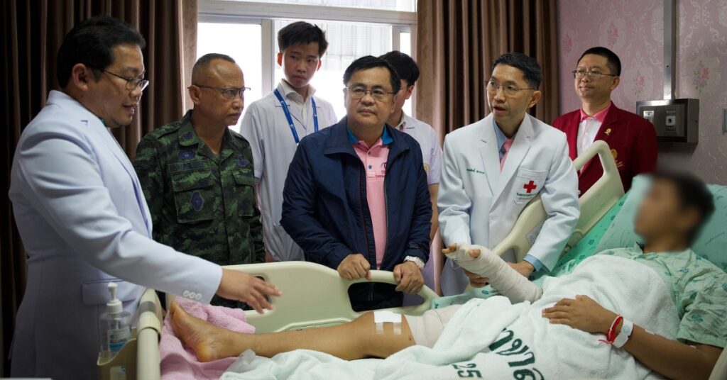Chula President Offers Support to Surin